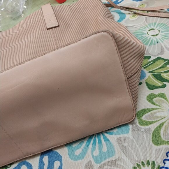 3357 Large Lucky Brand Leather and Corduroy Tote Bag. - Picture 9 of 9